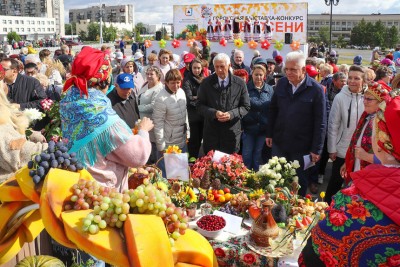 Осень с пирогами. Коллективы Дома дружбы народов на городской выставке-конкурсе «Дары осени-2022»