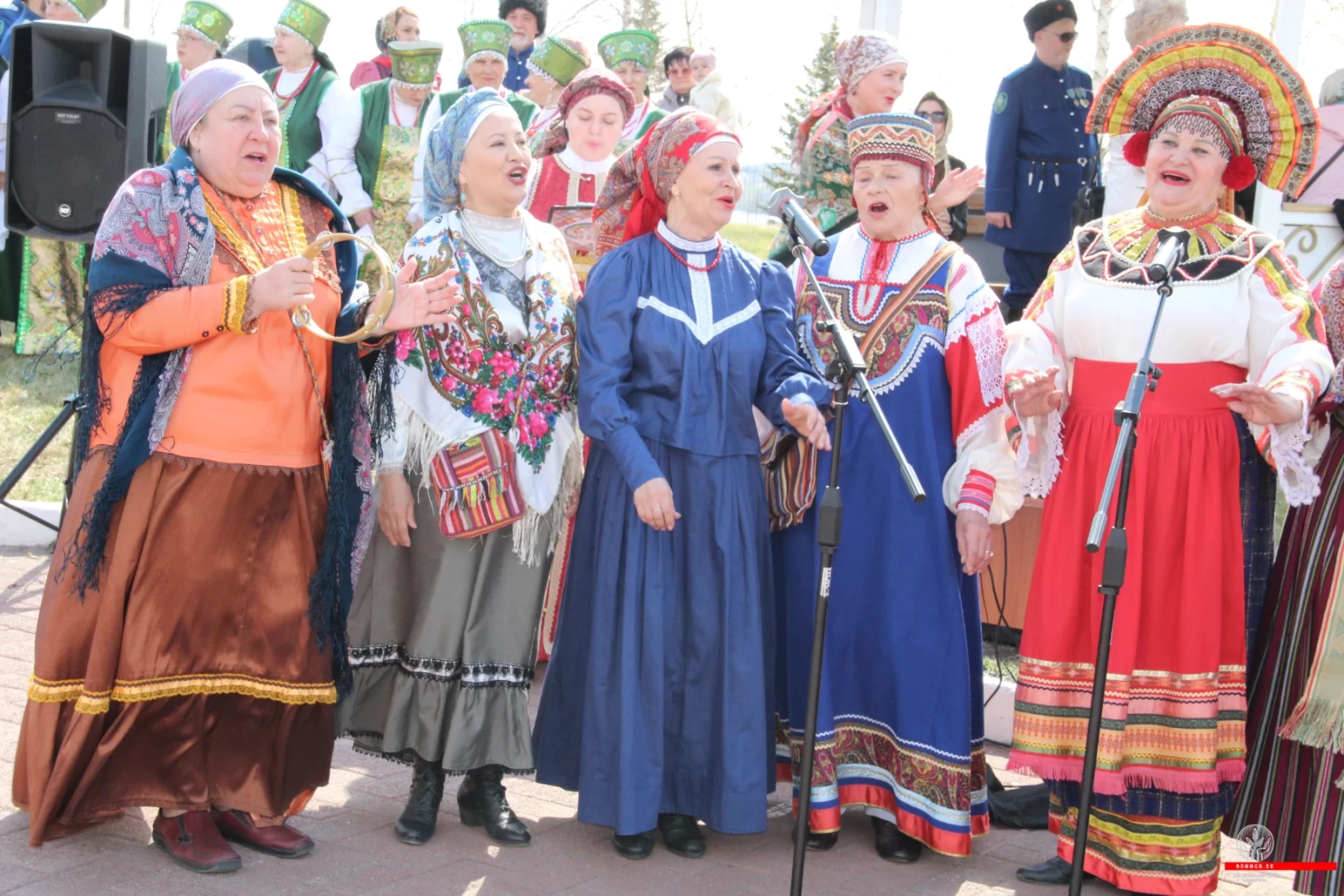 В Магнитогорске прошли пасхальные гуляния «Пасха Красная»